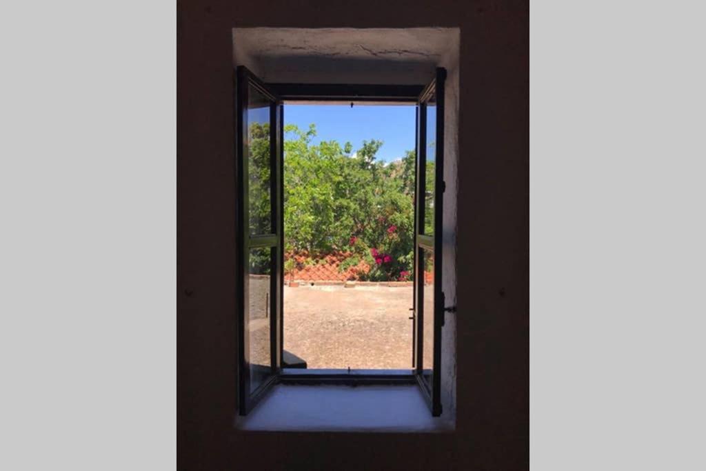 Traditional Stone House In Eastern Mani Flomochori エクステリア 写真